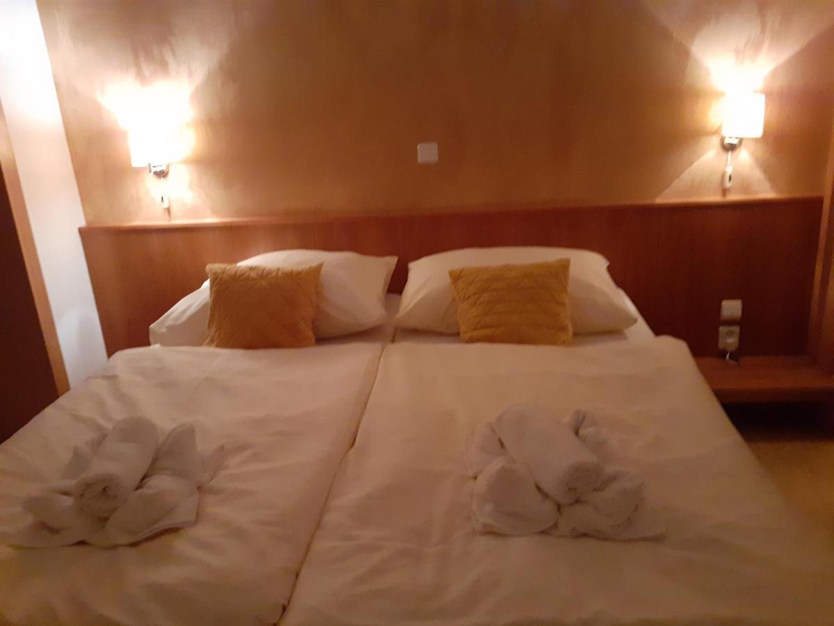 Hotel Gold เทรโควา ภายนอก รูปภาพ
